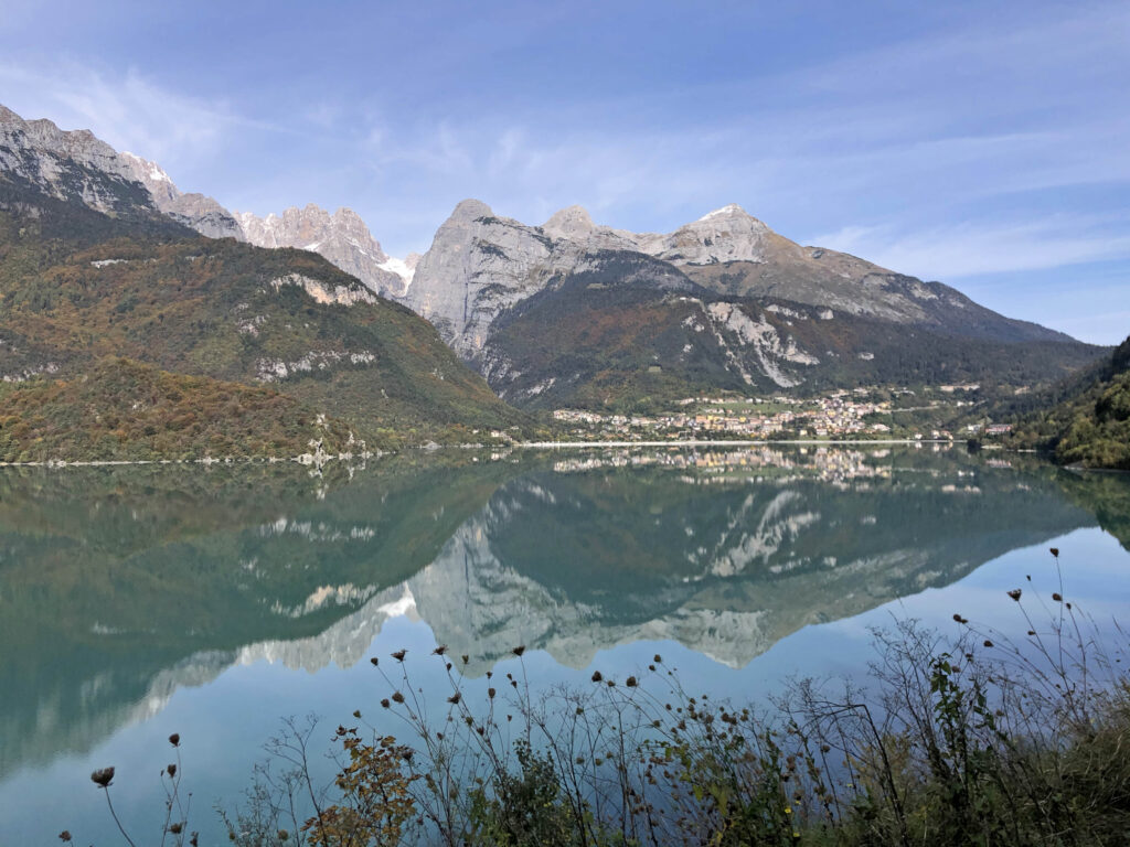 I colori dell’autunno: viaggio tra i laghi del basso Trentino.