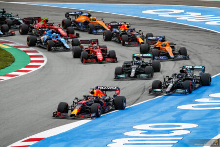Formula 1: Hamilton Re di Spagna, sua la vittoria