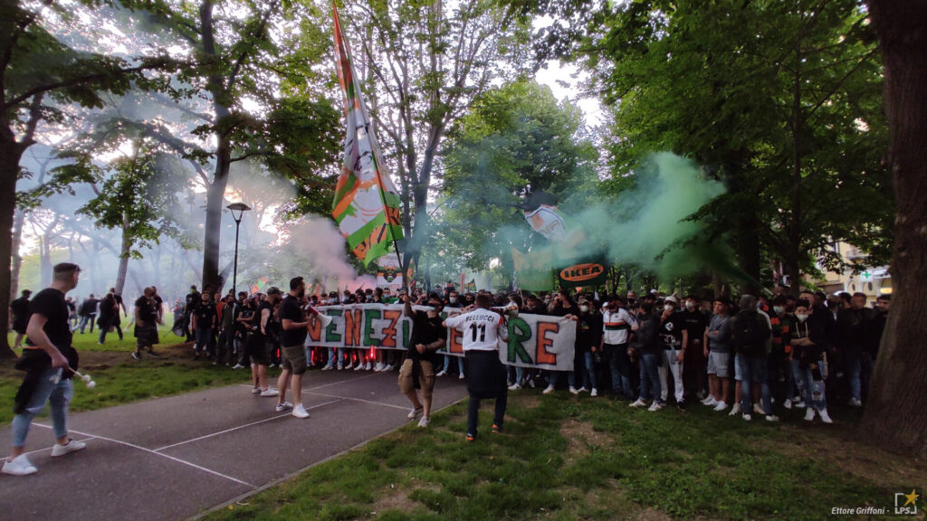 Tifosi del Venezia prima dell'inizio della partita