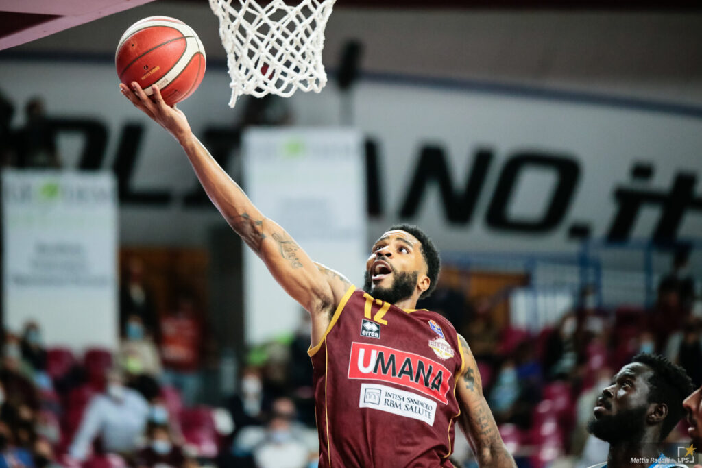 Reyer: buona la prima