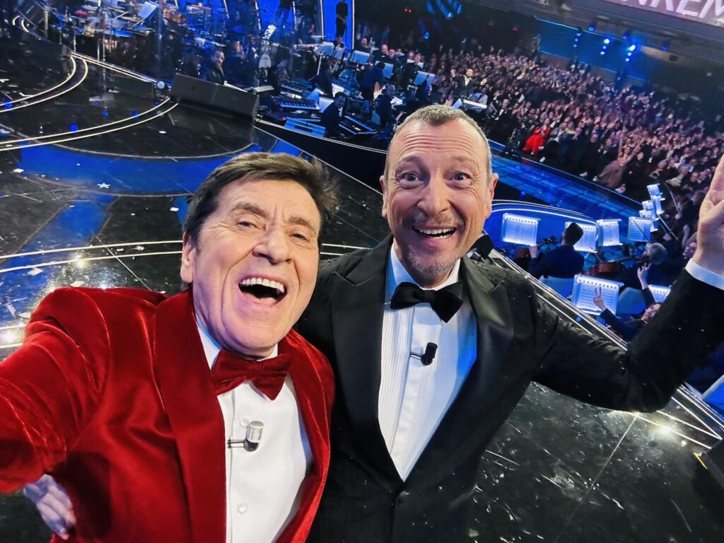 Gianni Morandi e Amadeus sul Palco dell'Ariston