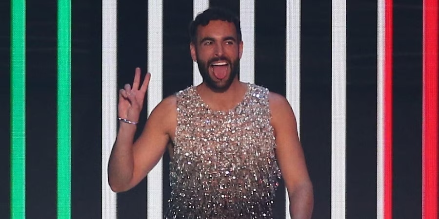 Marco Mengoni sul palco della Liverpool Arena