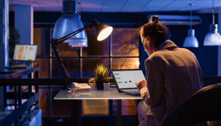 L’occupazione femminile non decolla: La parità nel mercato del lavoro è ancora lontana dall'essere pienamente realizzata.