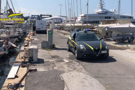 Lucca, evasione nel settore nautica. Denunciate 10 persone